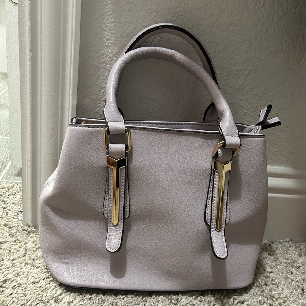 LIGHT PURPLE GOLD HARDWARE SHOULDER BAG
